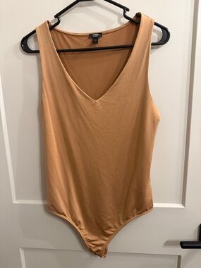 Express Women's V-Neck Tank Bodysuit in Camel